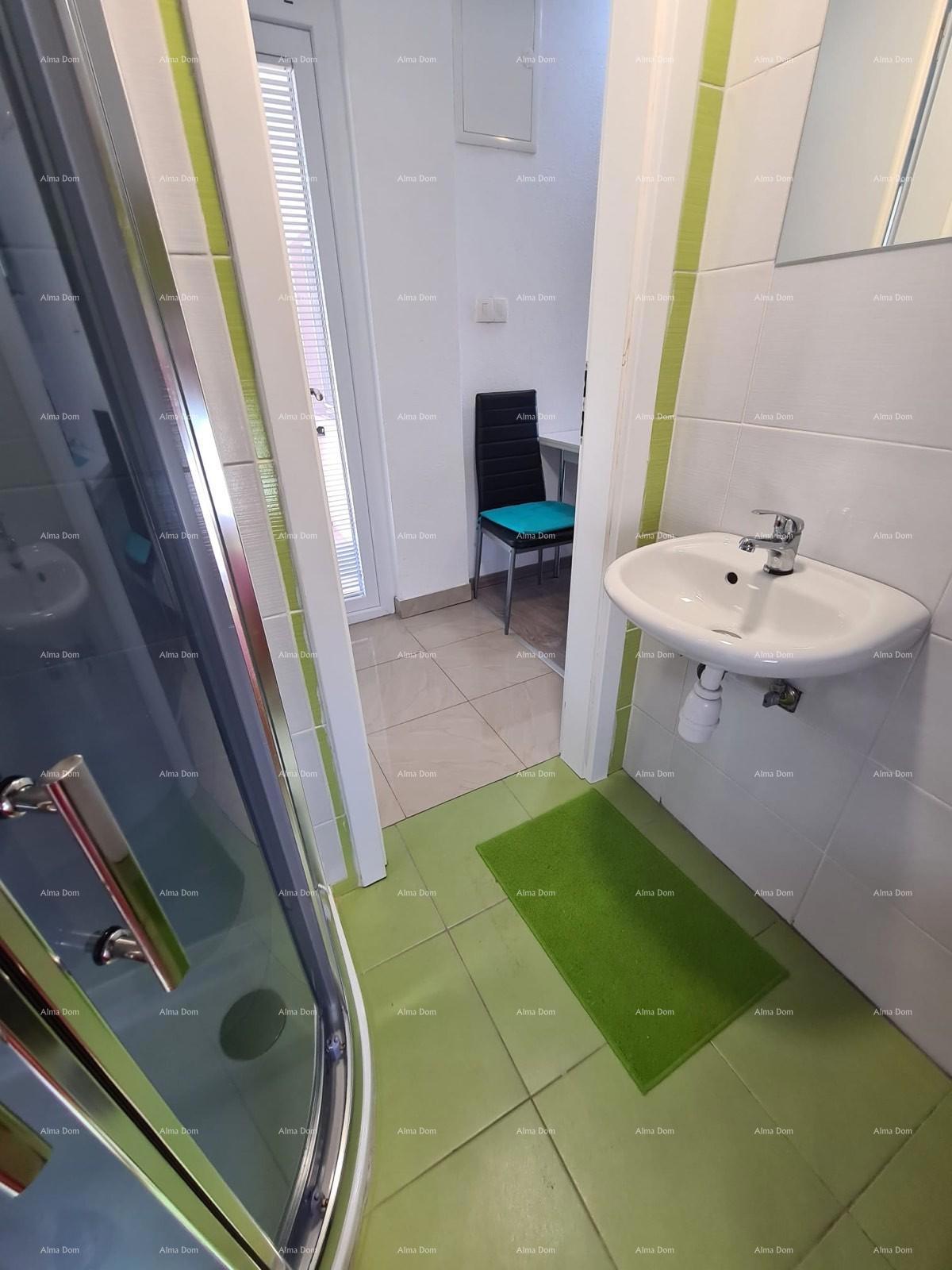 PEROJ, Stan na zgornjem nadstropju, blizu morja