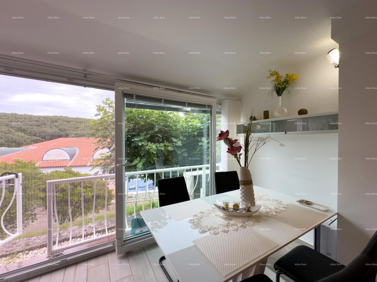 Prodajemo renoviran stan v Dugi Uvali!