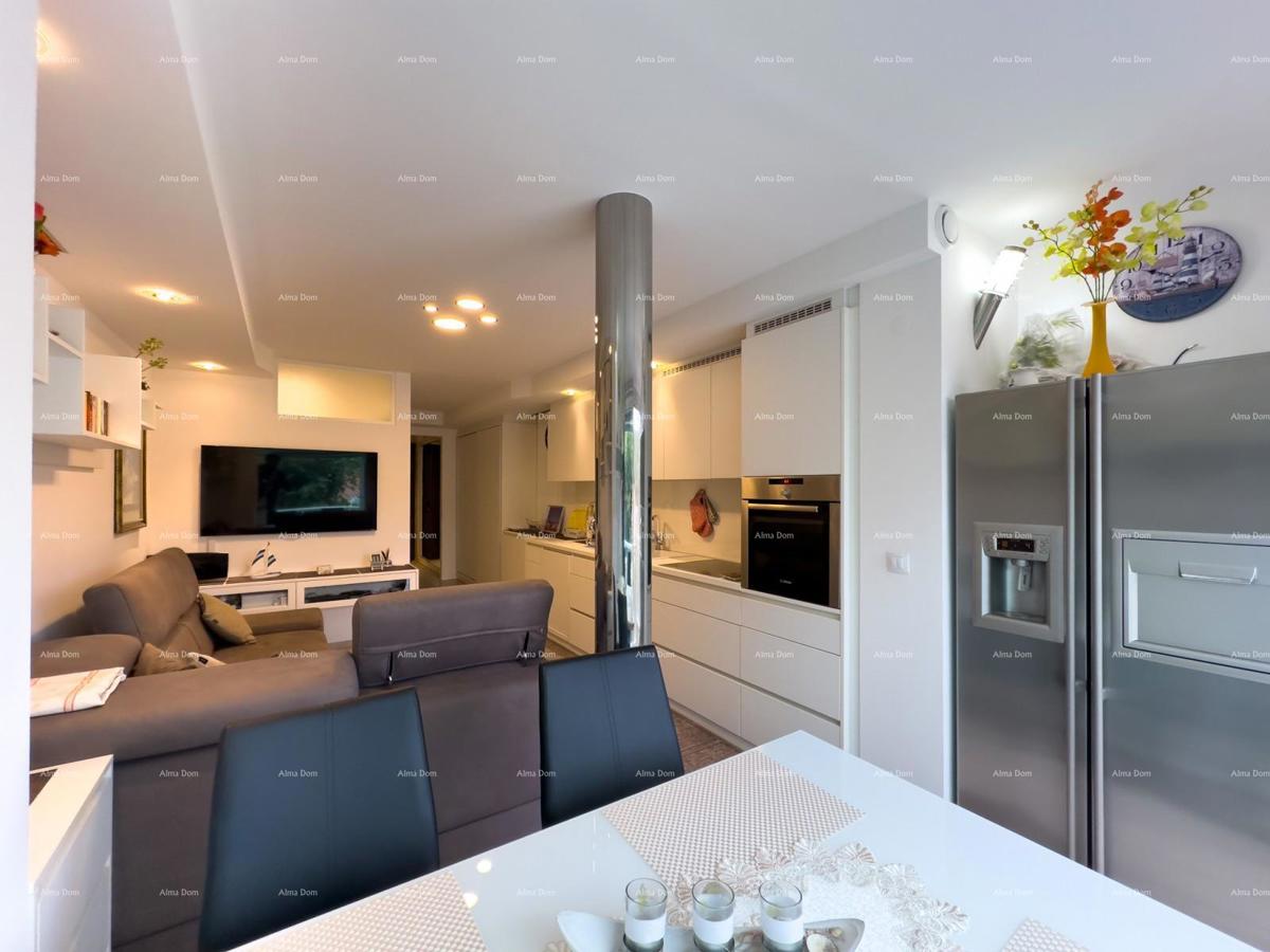 Prodajemo renoviran stan v Dugi Uvali!