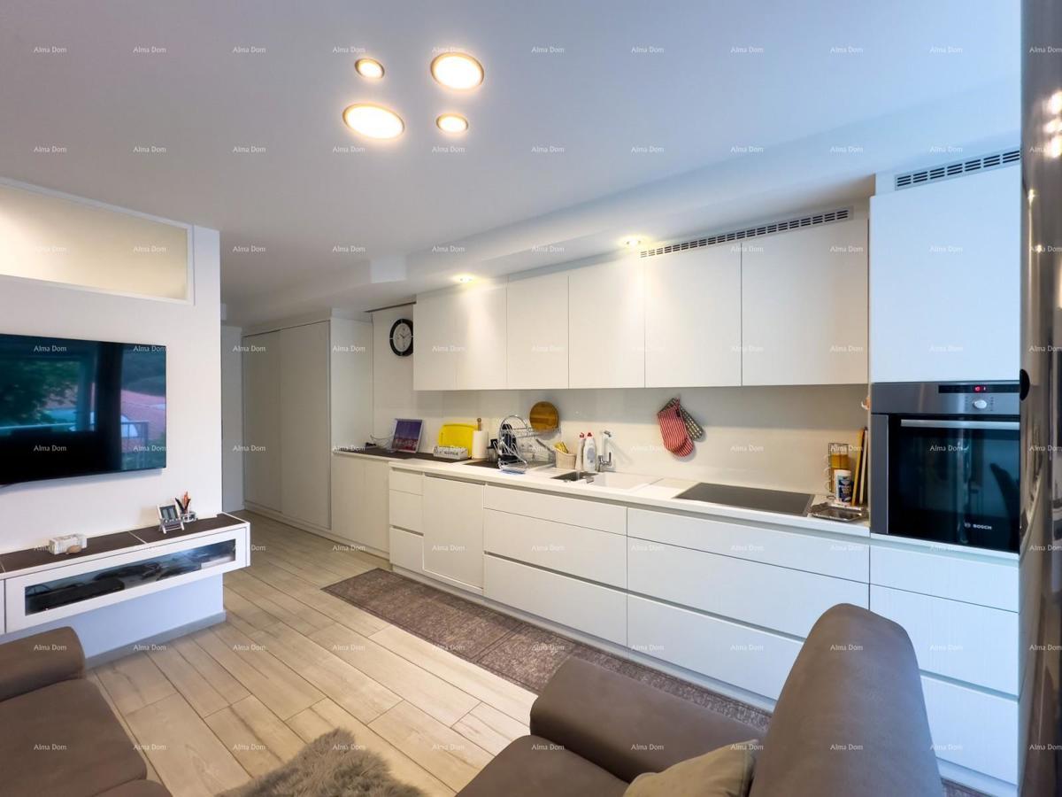 Prodajemo renoviran stan v Dugi Uvali!