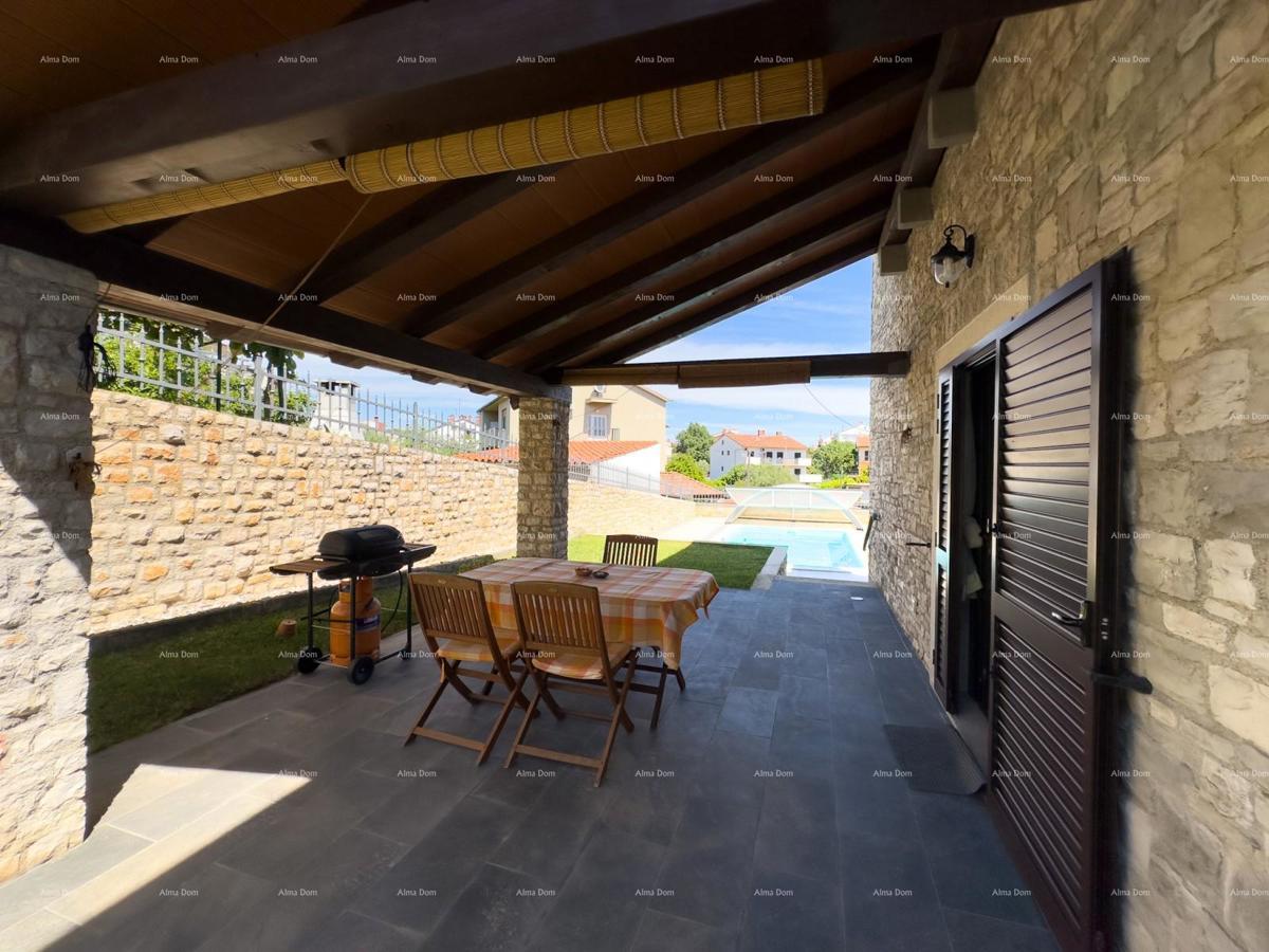 Prekrasna hiša s bazenom v Puli, idealna za družino ali naložbo