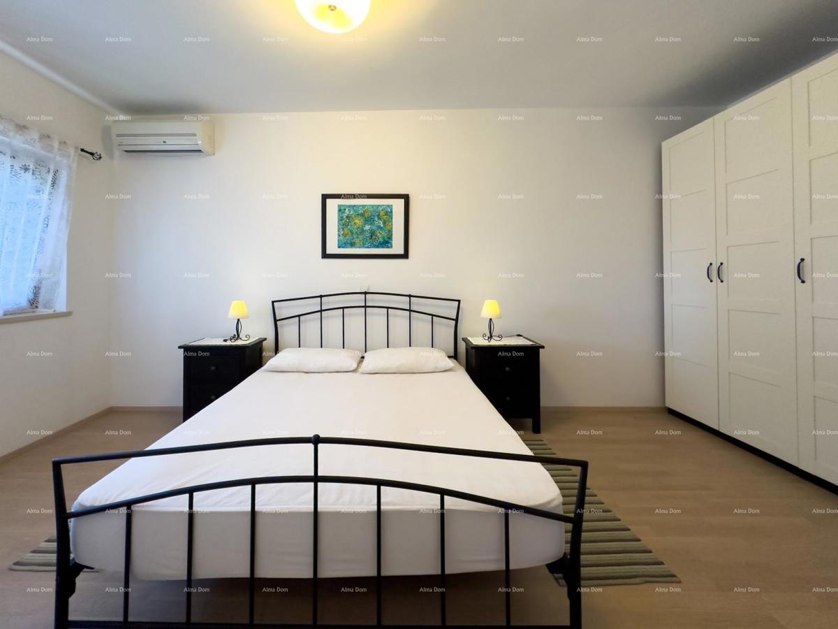 Prekrasna hiša s bazenom v Puli, idealna za družino ali naložbo