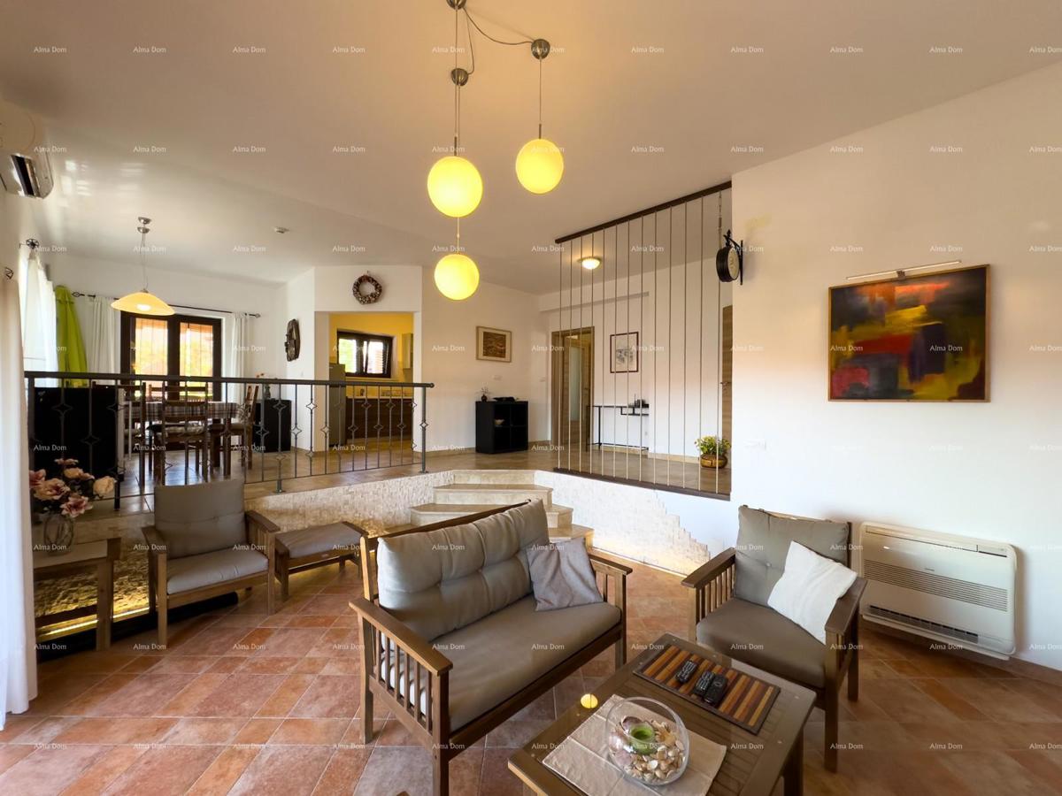 Prekrasna hiša s bazenom v Puli, idealna za družino ali naložbo