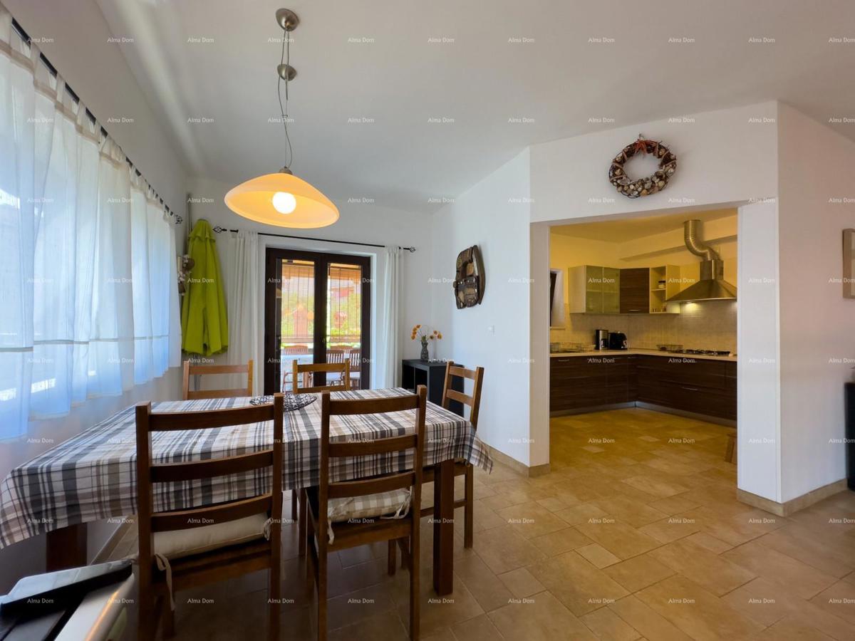 Prekrasna hiša s bazenom v Puli, idealna za družino ali naložbo