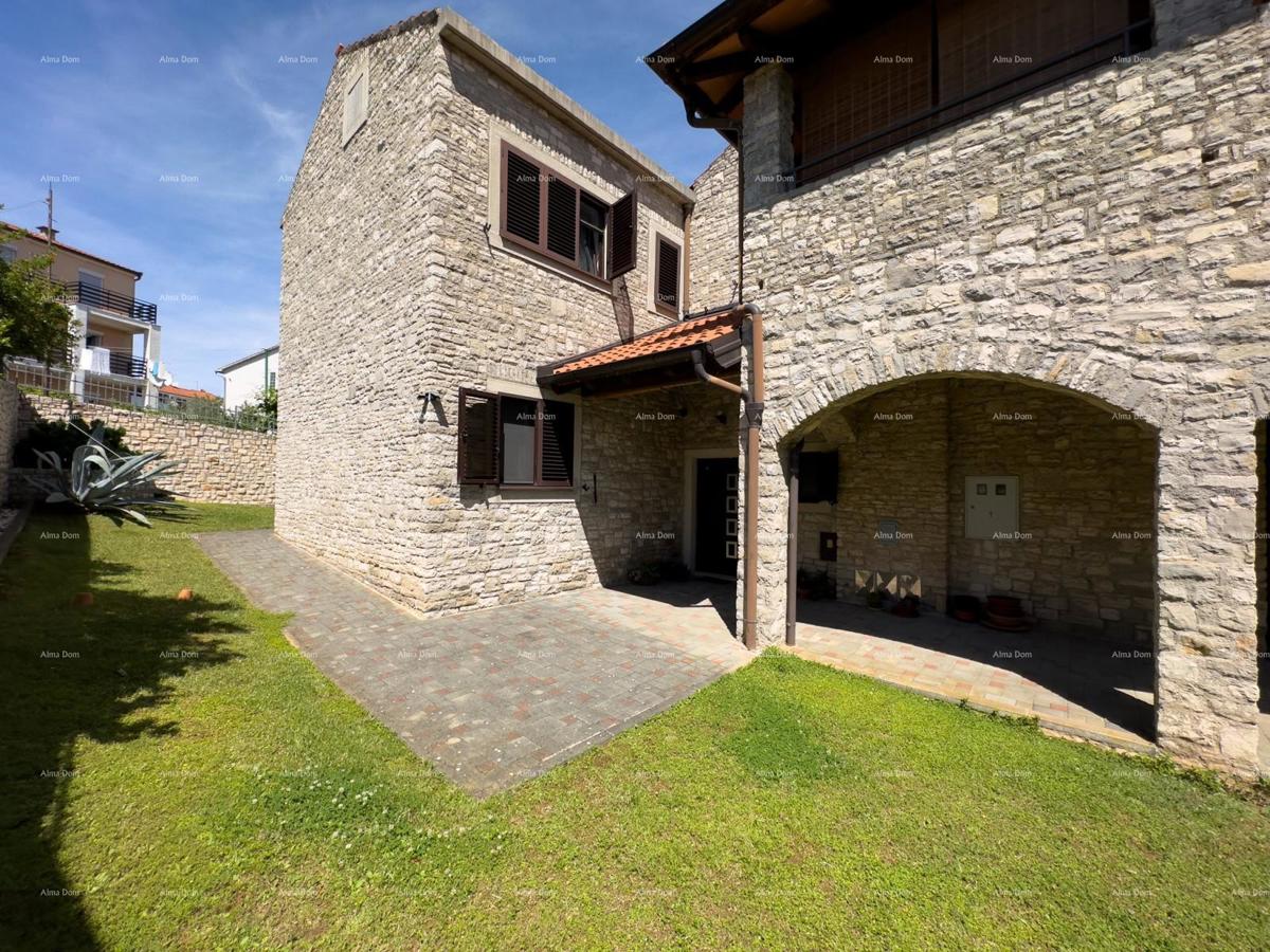 Prekrasna hiša s bazenom v Puli, idealna za družino ali naložbo