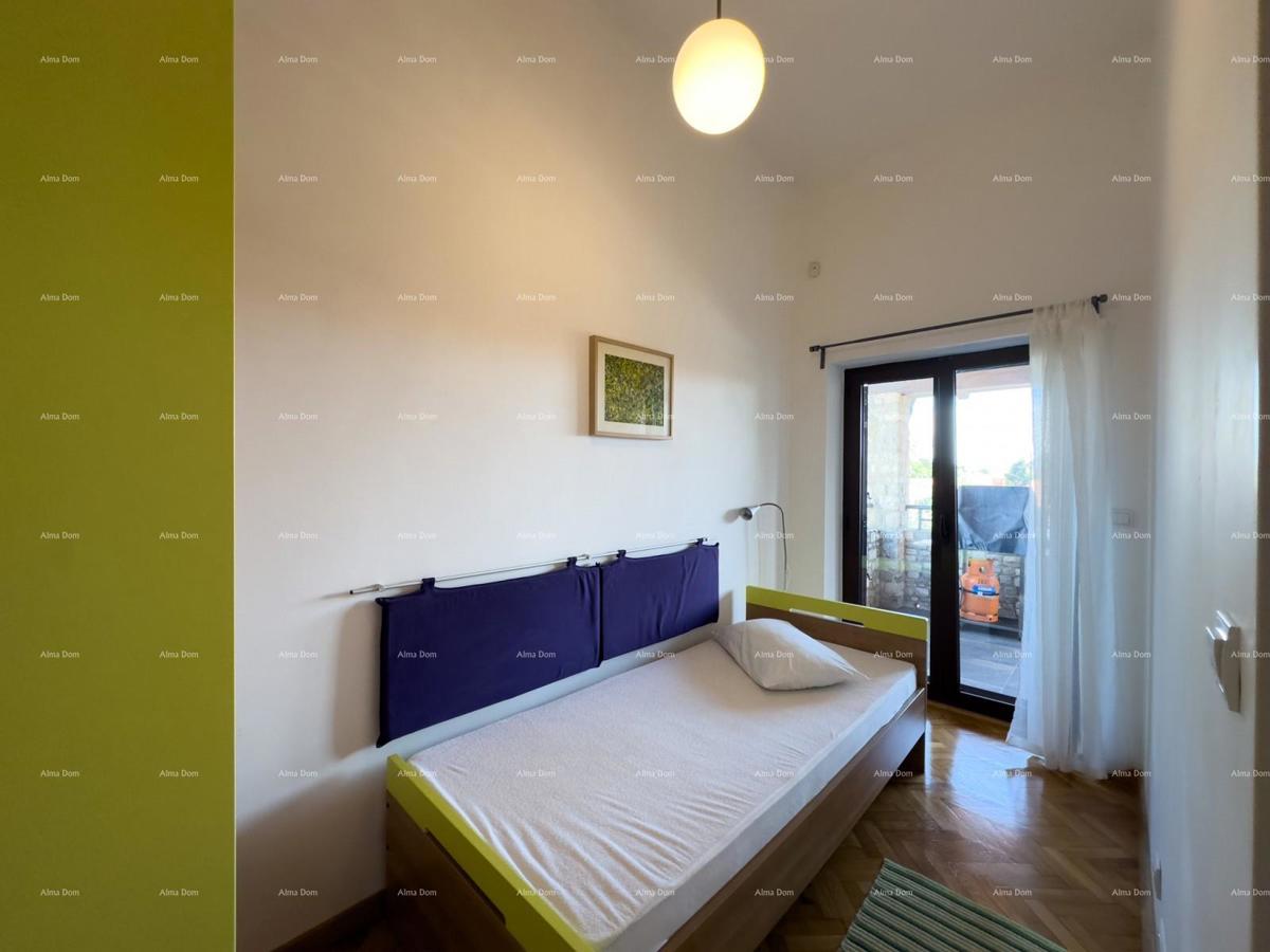 Prekrasna hiša s bazenom v Puli, idealna za družino ali naložbo