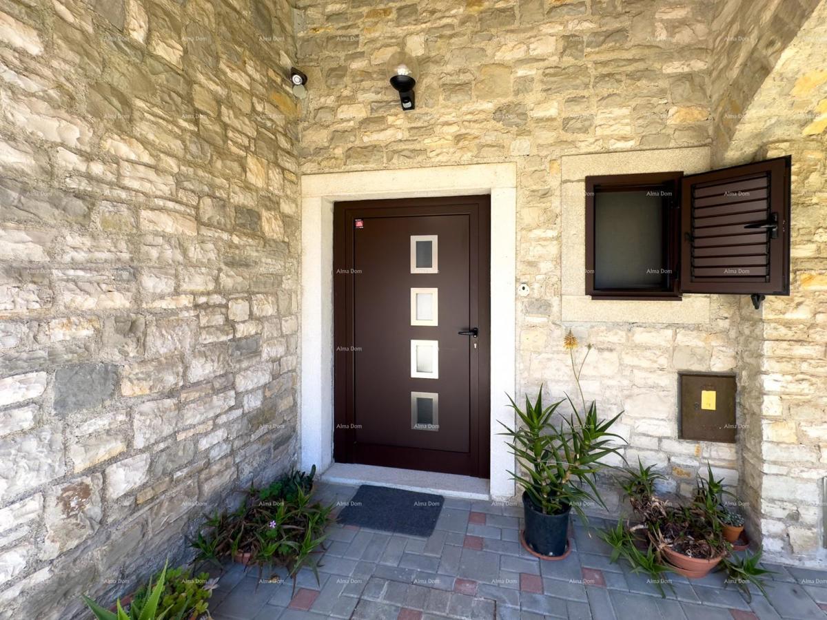 Prekrasna hiša s bazenom v Puli, idealna za družino ali naložbo