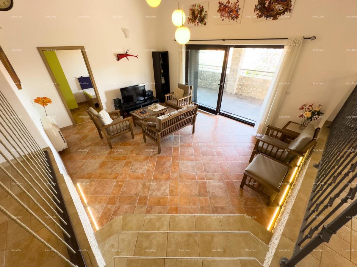 Prekrasna hiša s bazenom v Puli, idealna za družino ali naložbo