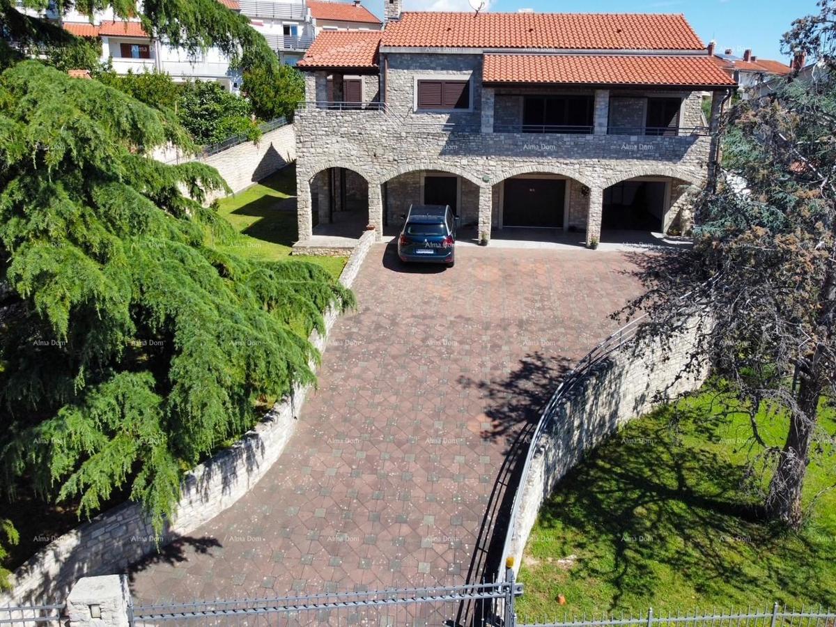 Prekrasna hiša s bazenom v Puli, idealna za družino ali naložbo