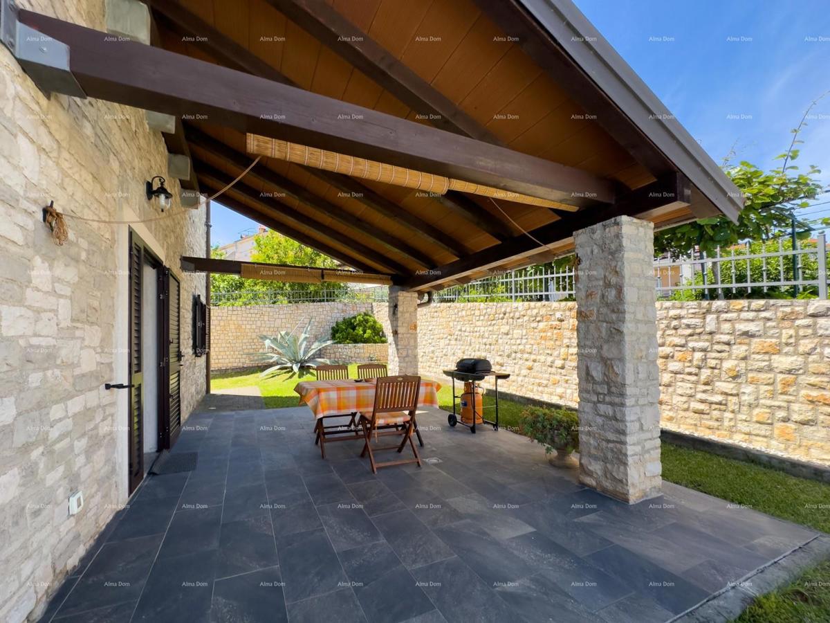 Prekrasna hiša s bazenom v Puli, idealna za družino ali naložbo