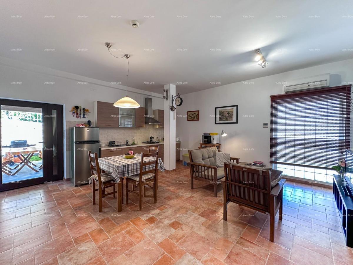 Prekrasna hiša s bazenom v Puli, idealna za družino ali naložbo