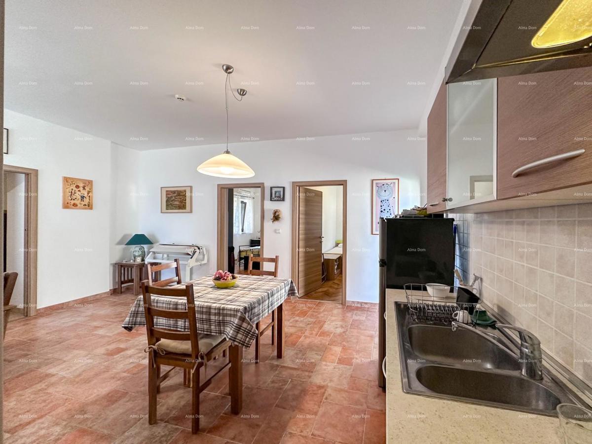 Prekrasna hiša s bazenom v Puli, idealna za družino ali naložbo