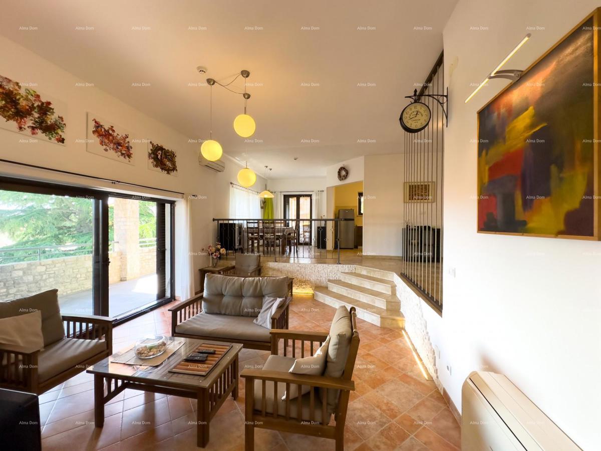 Prekrasna hiša s bazenom v Puli, idealna za družino ali naložbo