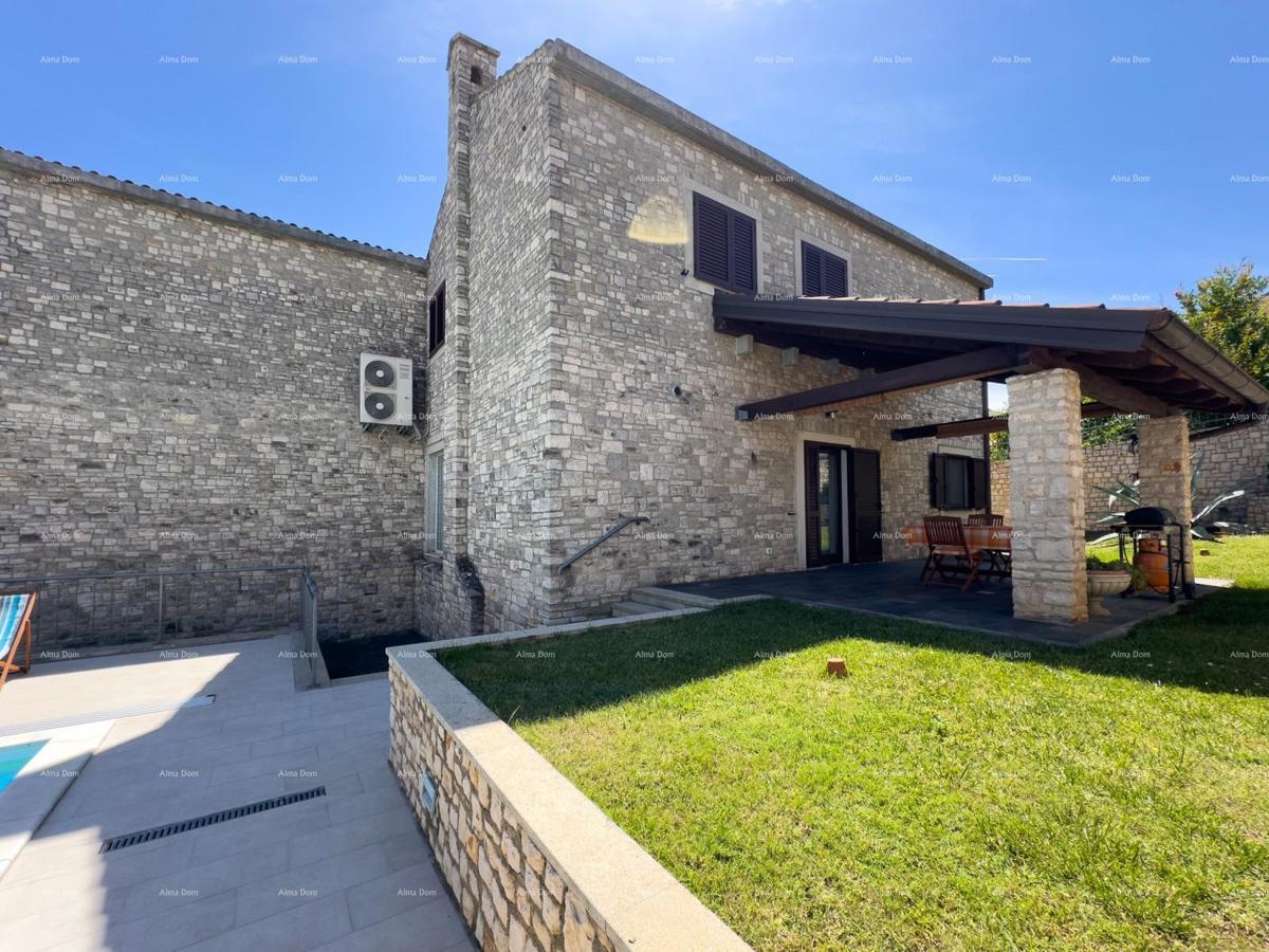 Prekrasna hiša s bazenom v Puli, idealna za družino ali naložbo