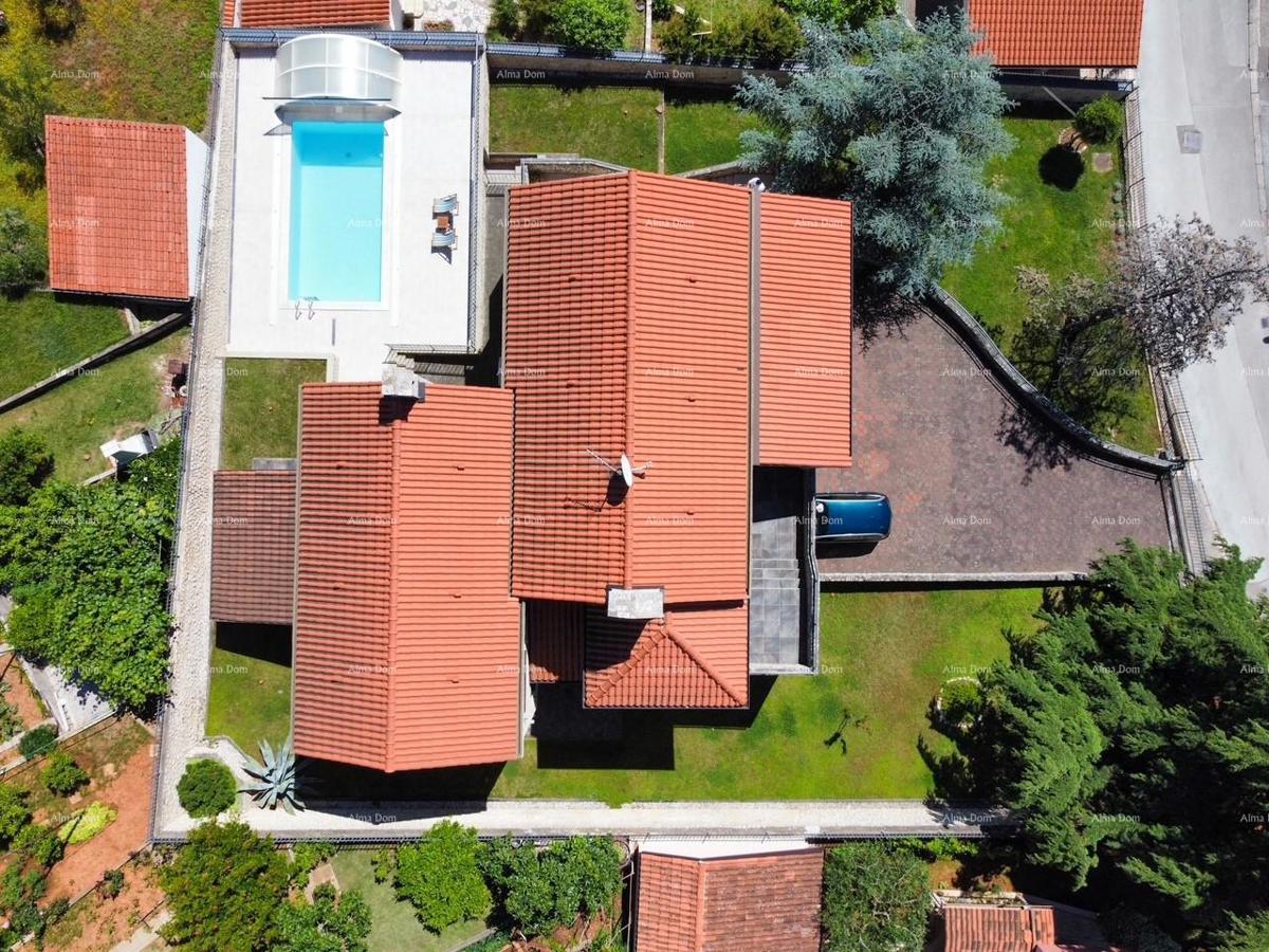 Prekrasna hiša s bazenom v Puli, idealna za družino ali naložbo