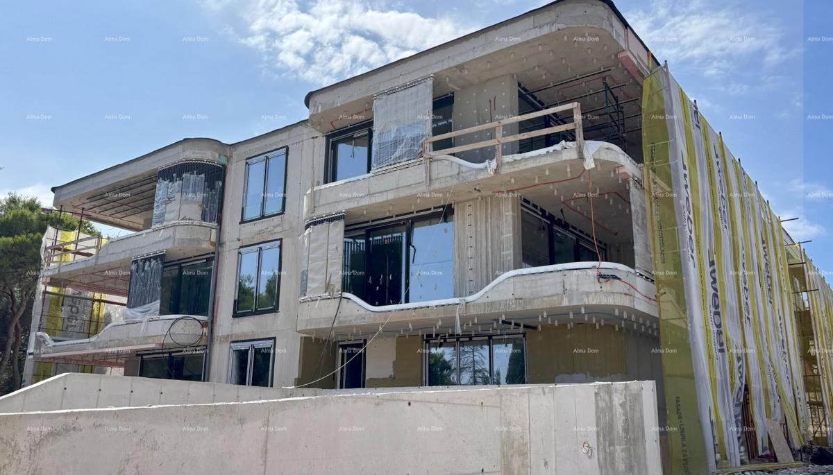 ROVINJ - stanovanje naprodaj v luksuzni rezidenci ob morju / S11