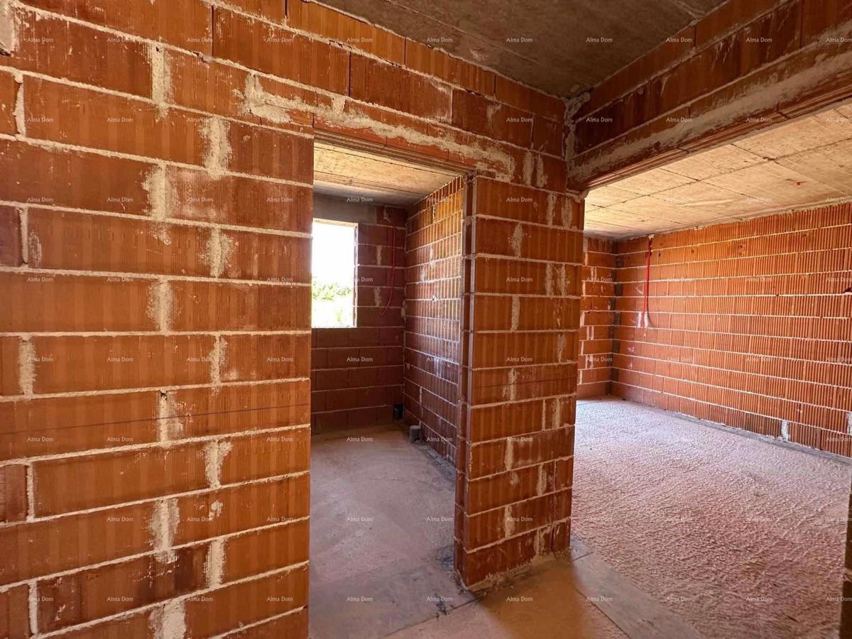 Nov projekt, Barbariga! Apartma z vrtom in parkiriščem, 500 m od morja