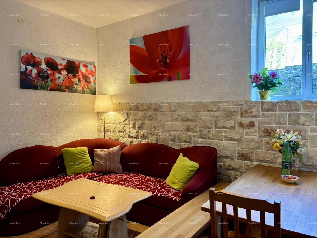 PULA, center – prodaja / stanovanje 55 m² z vrtom in parkirnim mestom