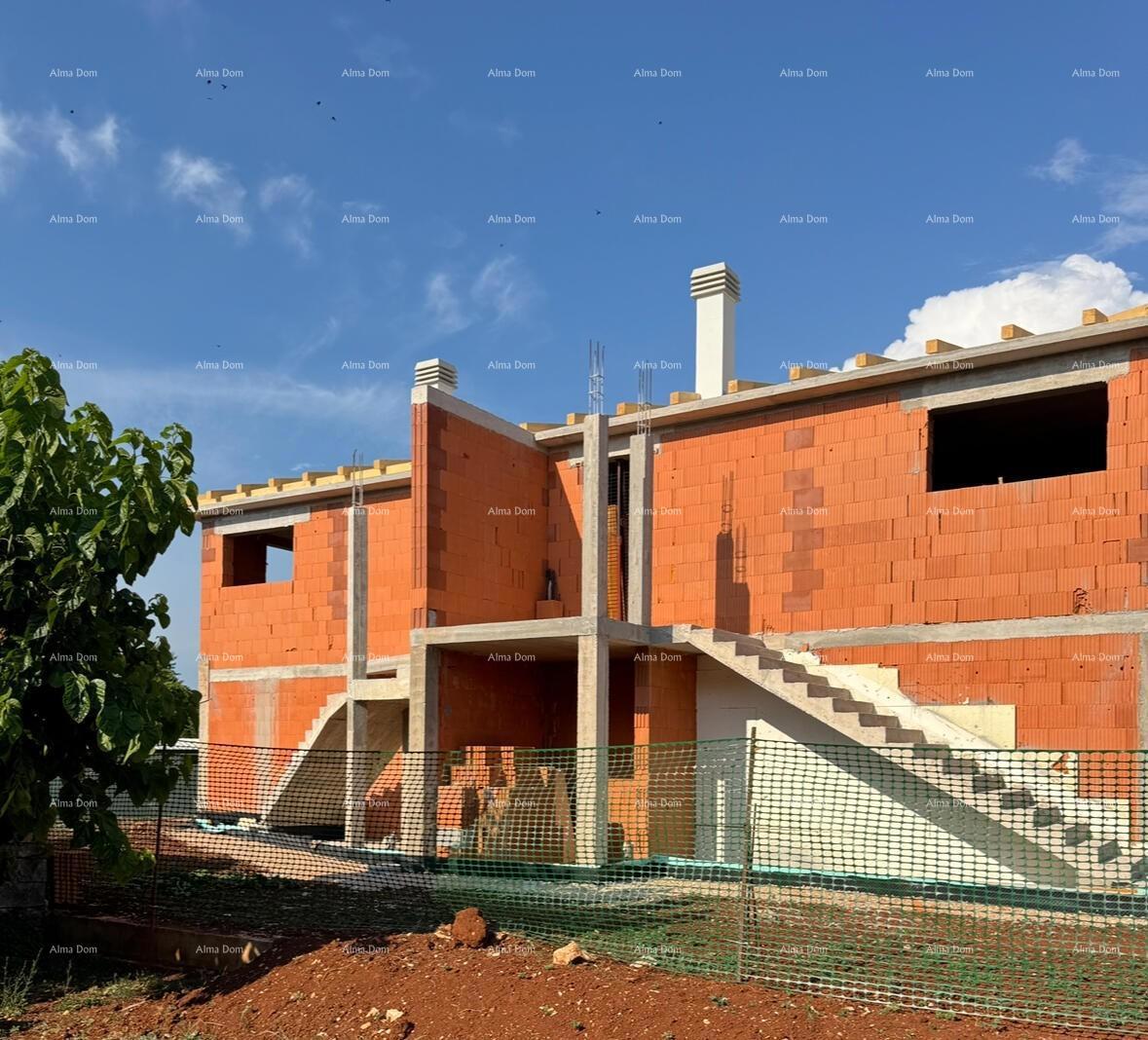 Prodaja stanov v izgradnji, 400 m od plaže in morja, Novigrad!