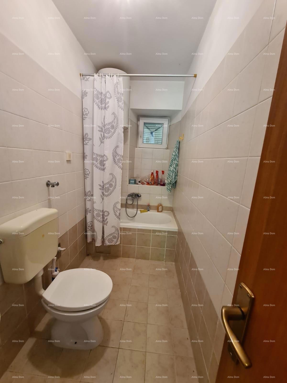 Prodaja hiše z dvoriščem in velikim zemljiščem, Barban