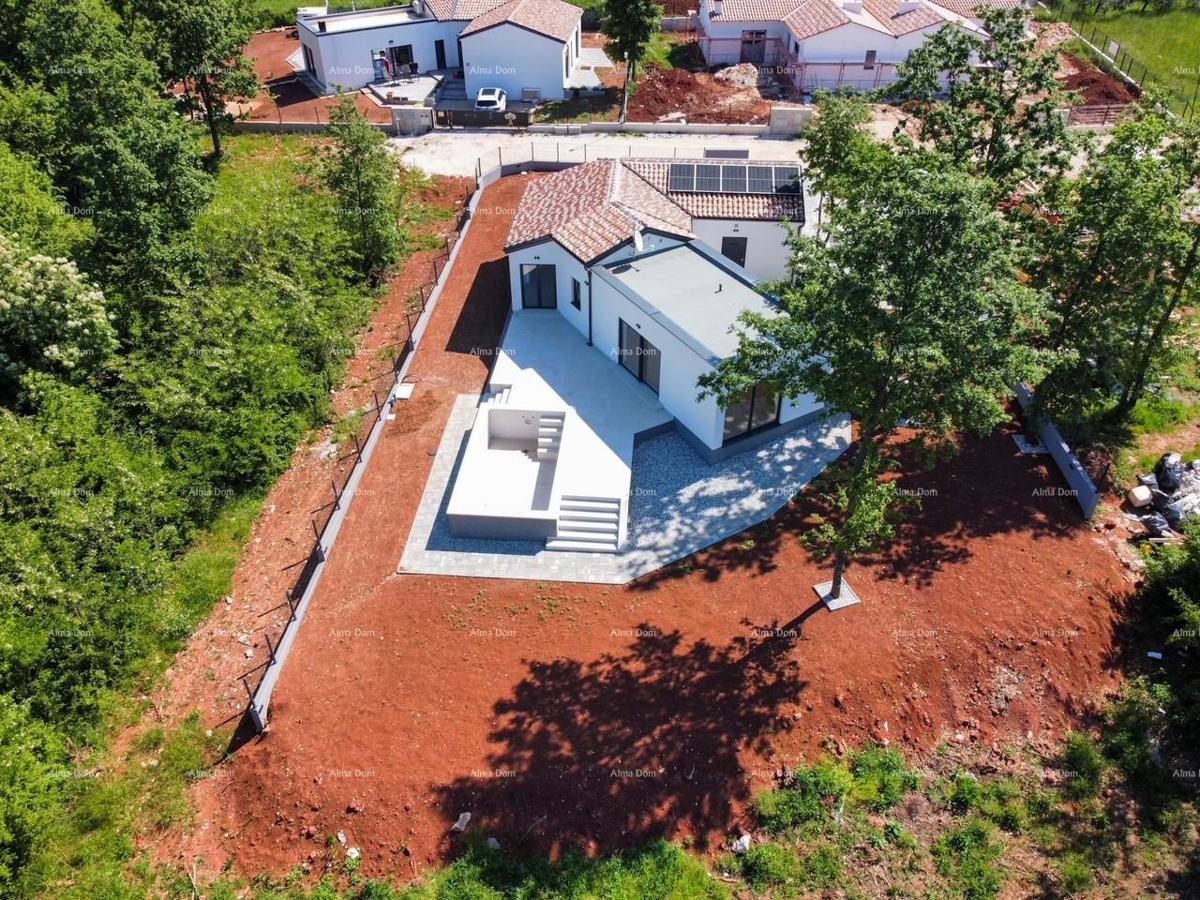 KOŽLJANI - Moderna hiša z bazenom. Blizu gozda, 15 minut do morja