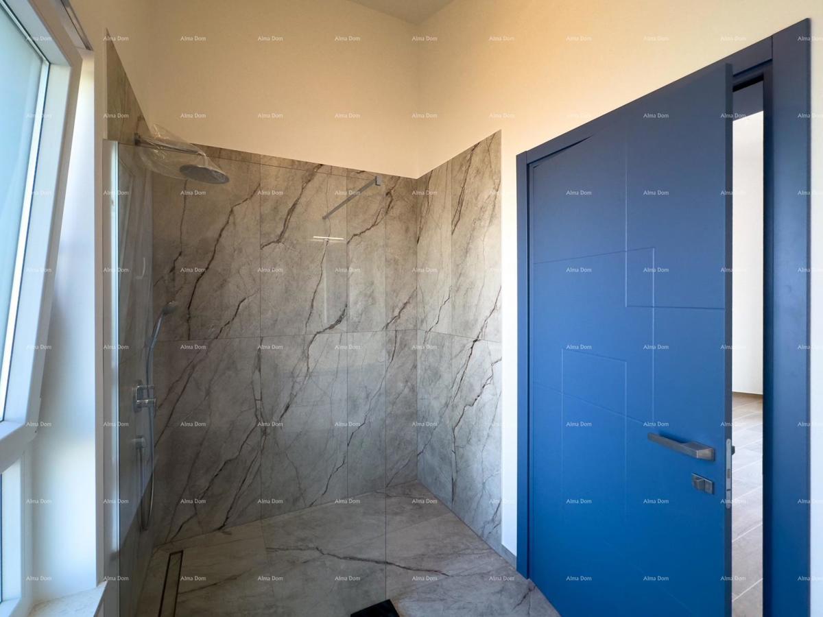 KOŽLJANI - Moderna hiša z bazenom. Blizu gozda, 15 minut do morja