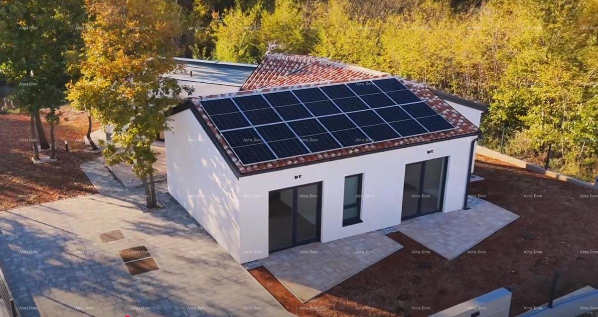 KOŽLJANI - Moderna hiša z bazenom. Blizu gozda, 15 minut do morja