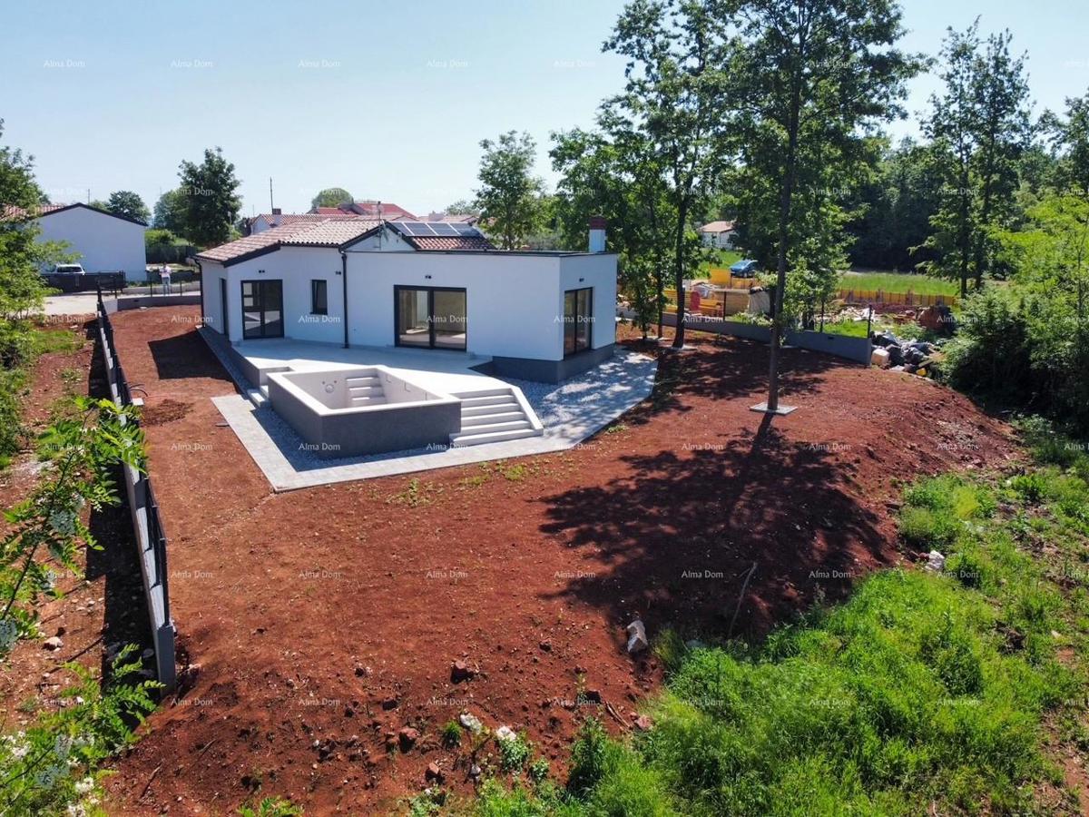 KOŽLJANI - Moderna hiša z bazenom. Blizu gozda, 15 minut do morja