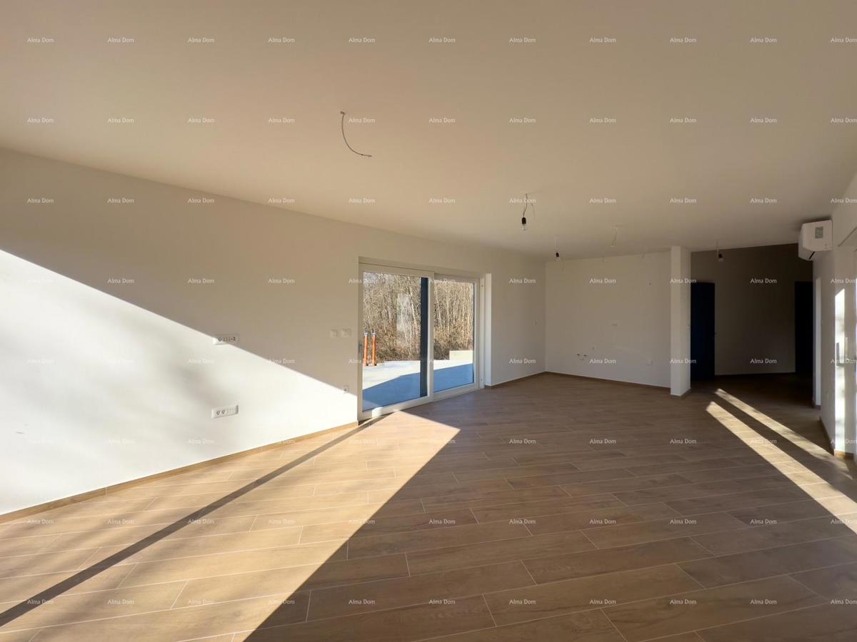 KOŽLJANI - Moderna hiša z bazenom. Blizu gozda, 15 minut do morja