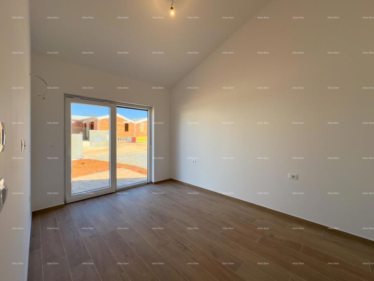 KOŽLJANI - Moderna hiša z bazenom. Blizu gozda, 15 minut do morja