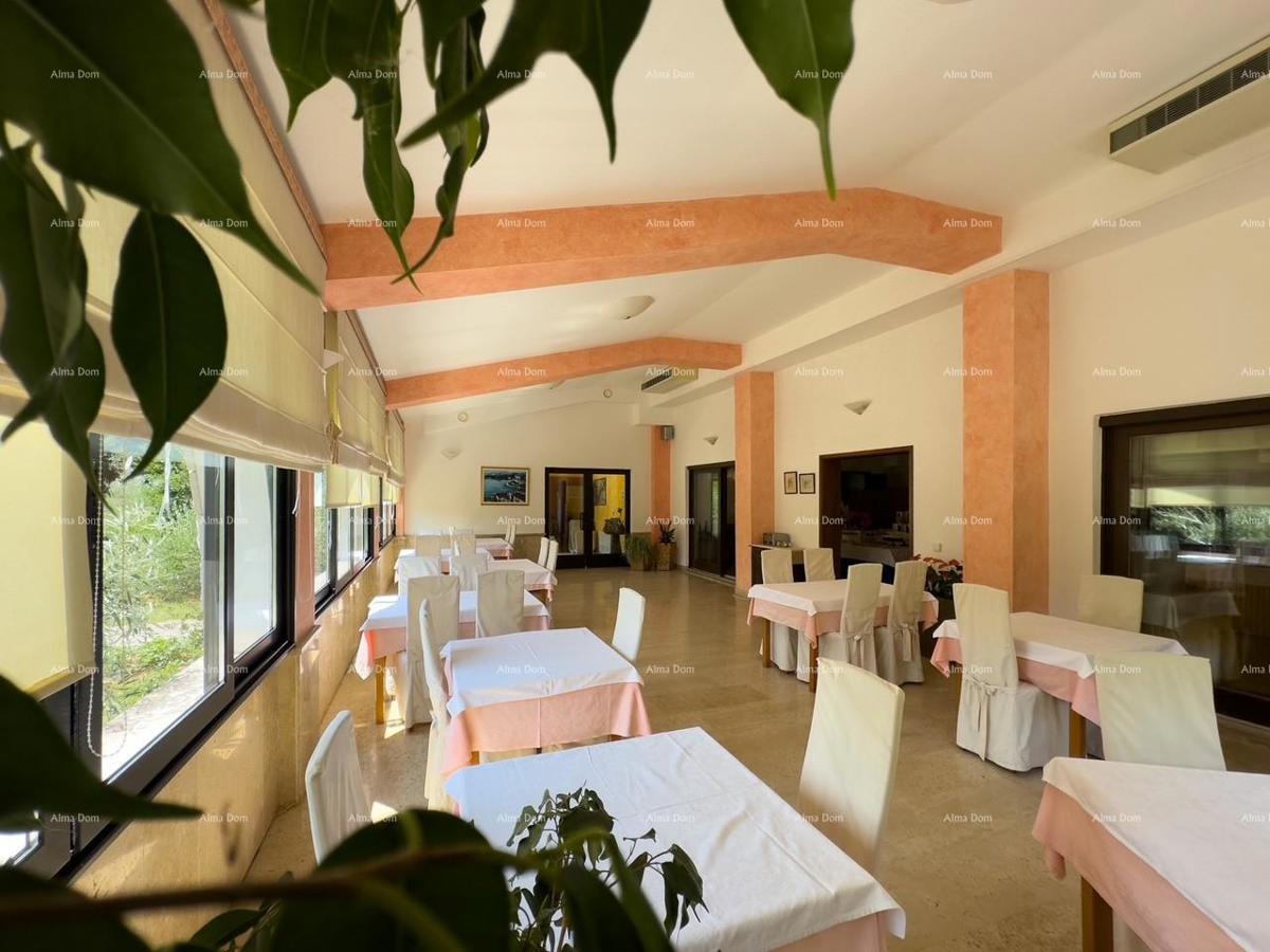 Investicija iz sanj: šarmanten hotel v Krnici, 200 m od morja