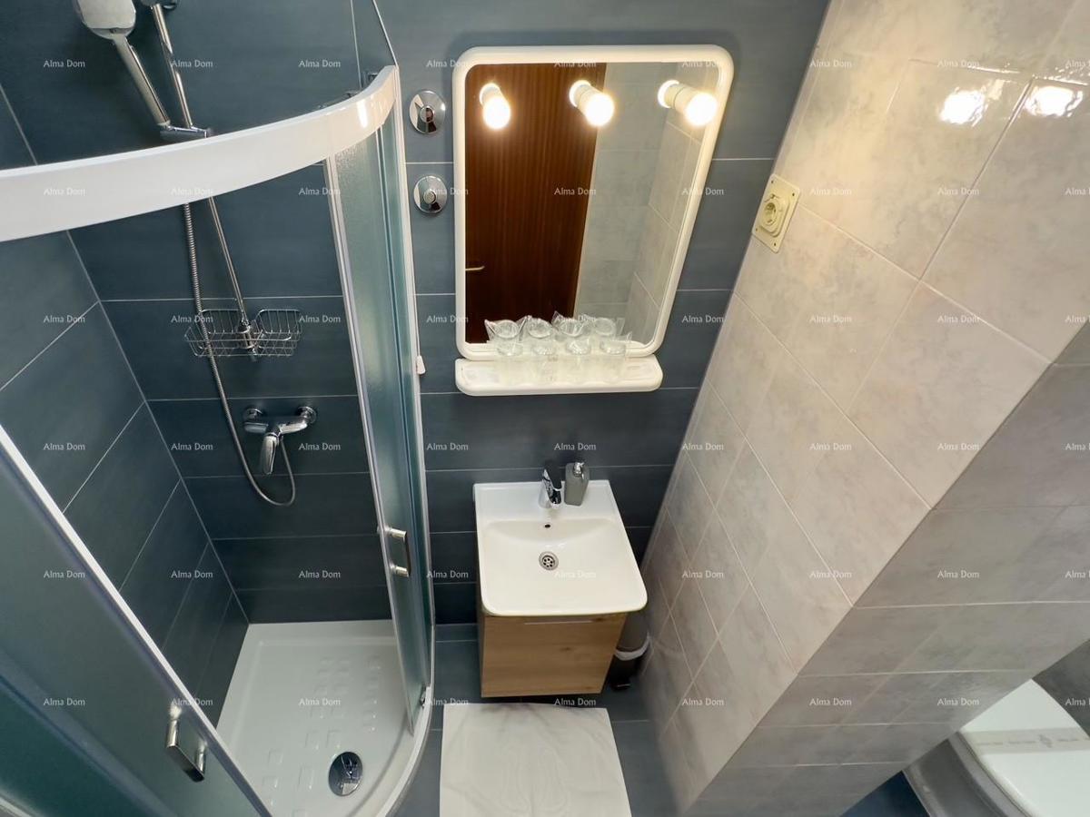 Investicija iz sanj: šarmanten hotel v Krnici, 200 m od morja