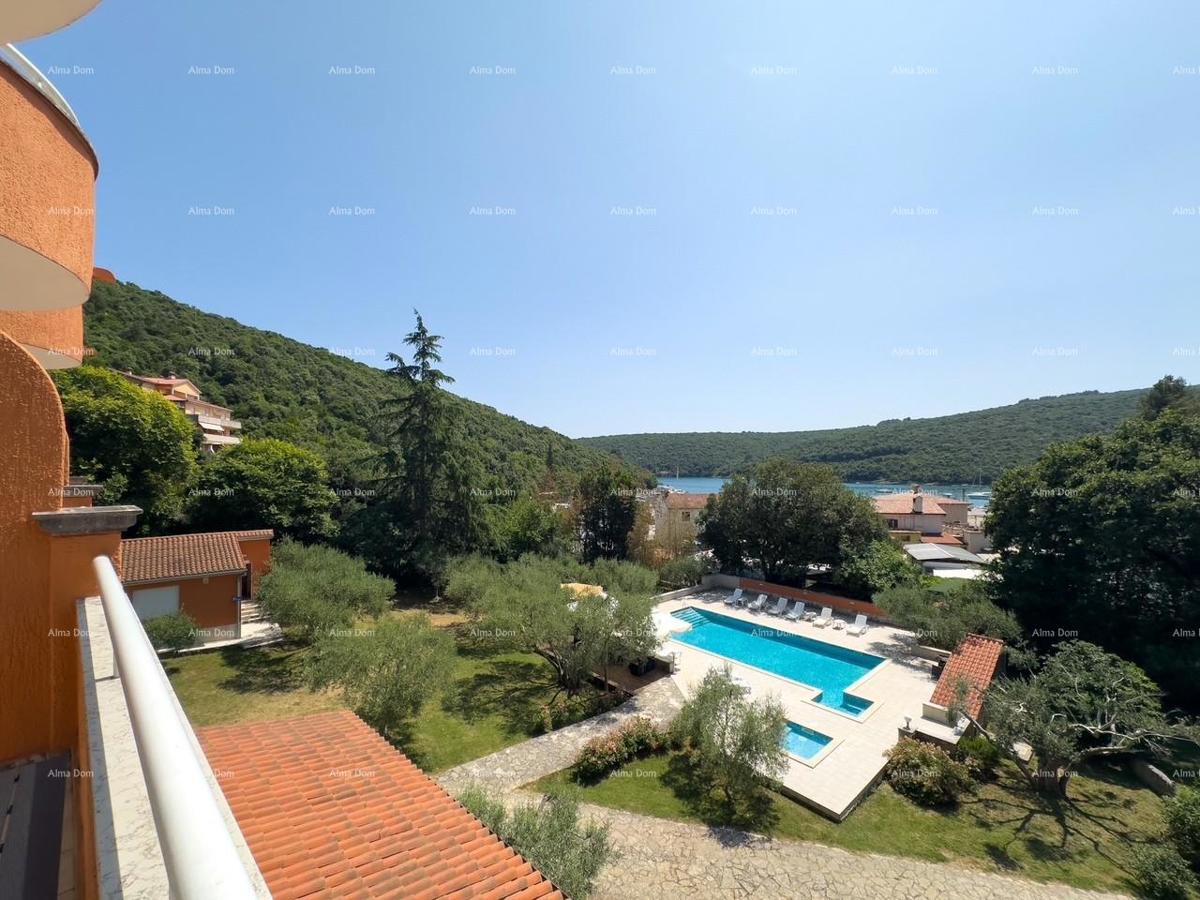 Investicija iz sanj: šarmanten hotel v Krnici, 200 m od morja