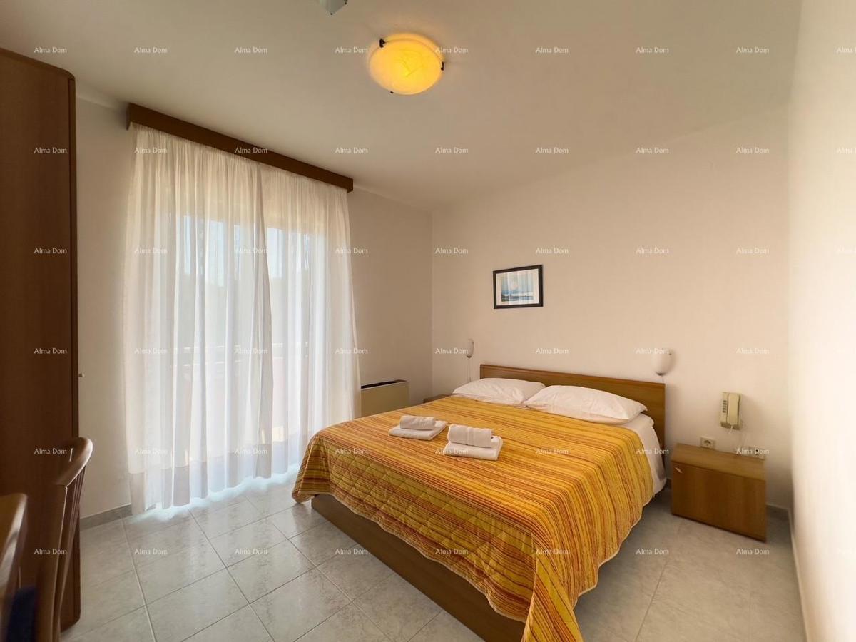 Investicija iz sanj: šarmanten hotel v Krnici, 200 m od morja