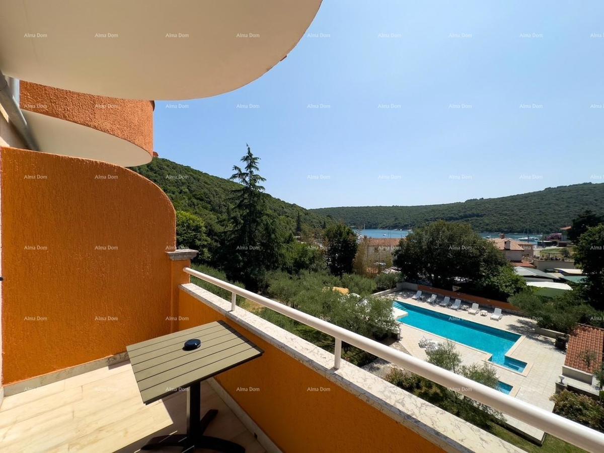 Investicija iz sanj: šarmanten hotel v Krnici, 200 m od morja