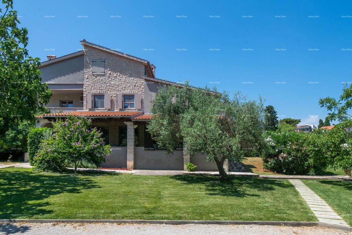 Prodaja - luksuzna vila s bazenom i dodatnim objektom, na prostrani parceli, Ližnjan!