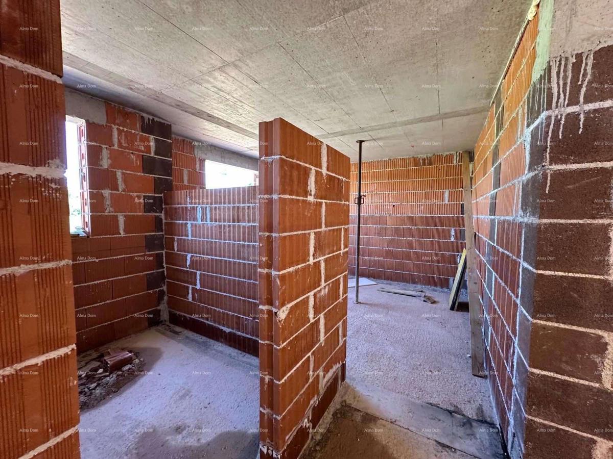 Nov projekt, Barbariga! Apartma z vrtom in parkiriščem, 500 m od morja