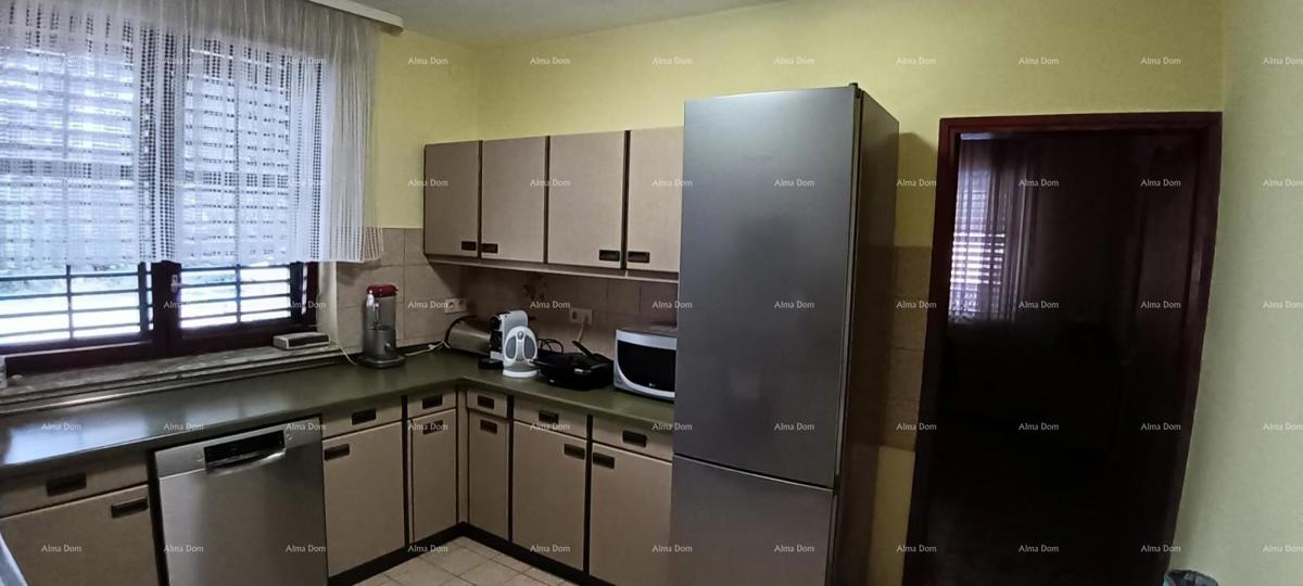 Poreč, Apartmajska hiša 330m² s bazenom