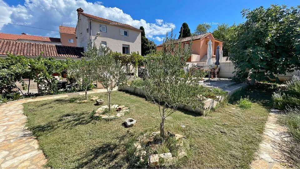 Prodaja - dve hiše na odlični lokaciji s pogledom na morje - Medulin, Vinkuran!