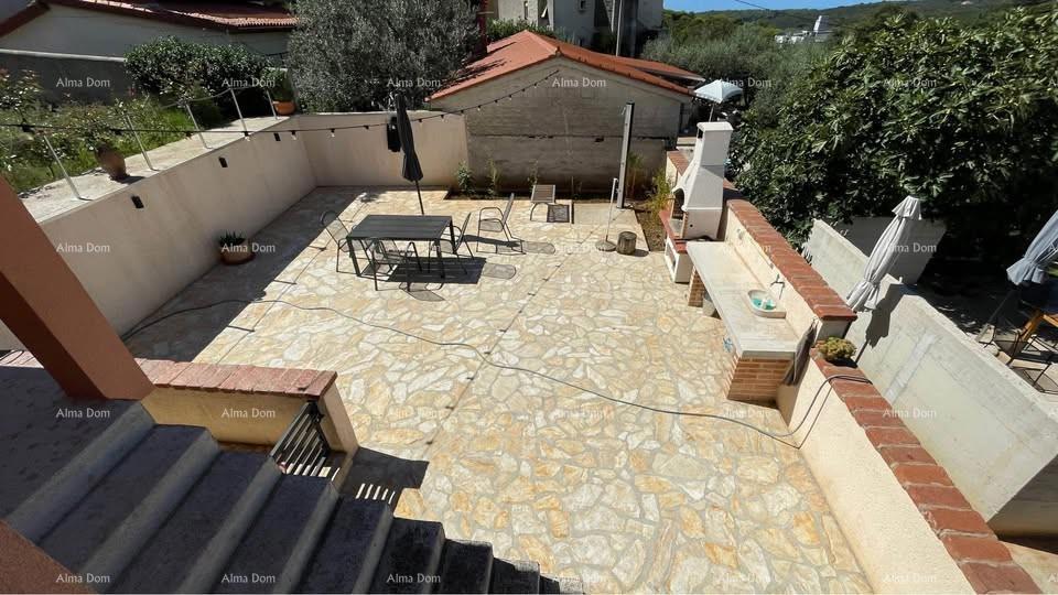 Prodaja - dve hiše na odlični lokaciji s pogledom na morje - Medulin, Vinkuran!