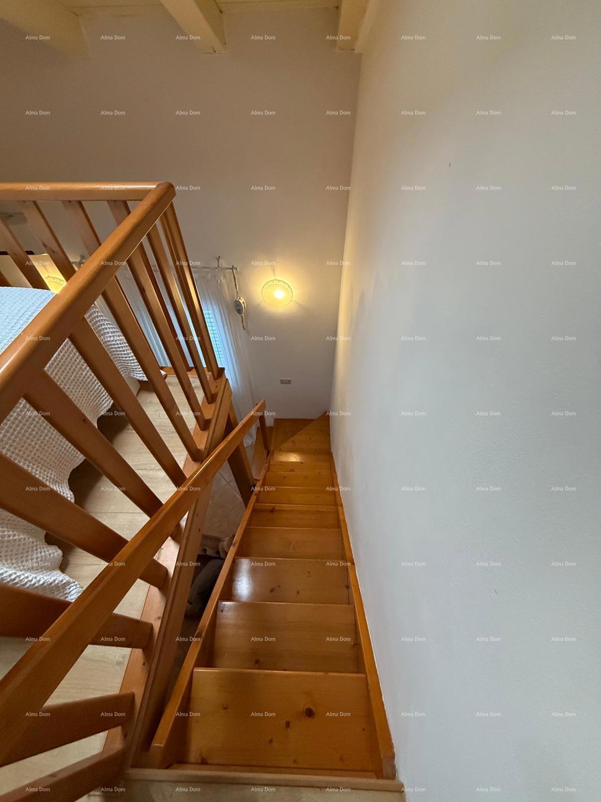 Prodaja - hiša s bazenom blizu morja, Volme, Banjole!