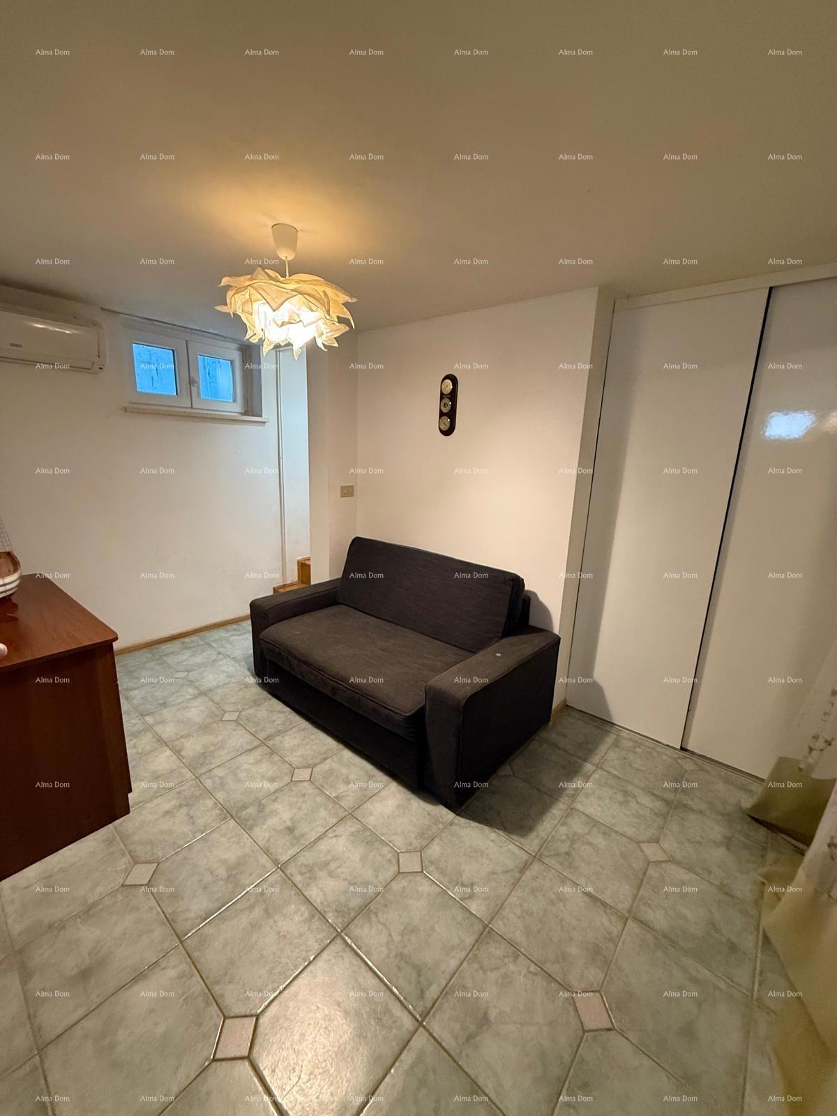 Prodaja - hiša s bazenom blizu morja, Volme, Banjole!