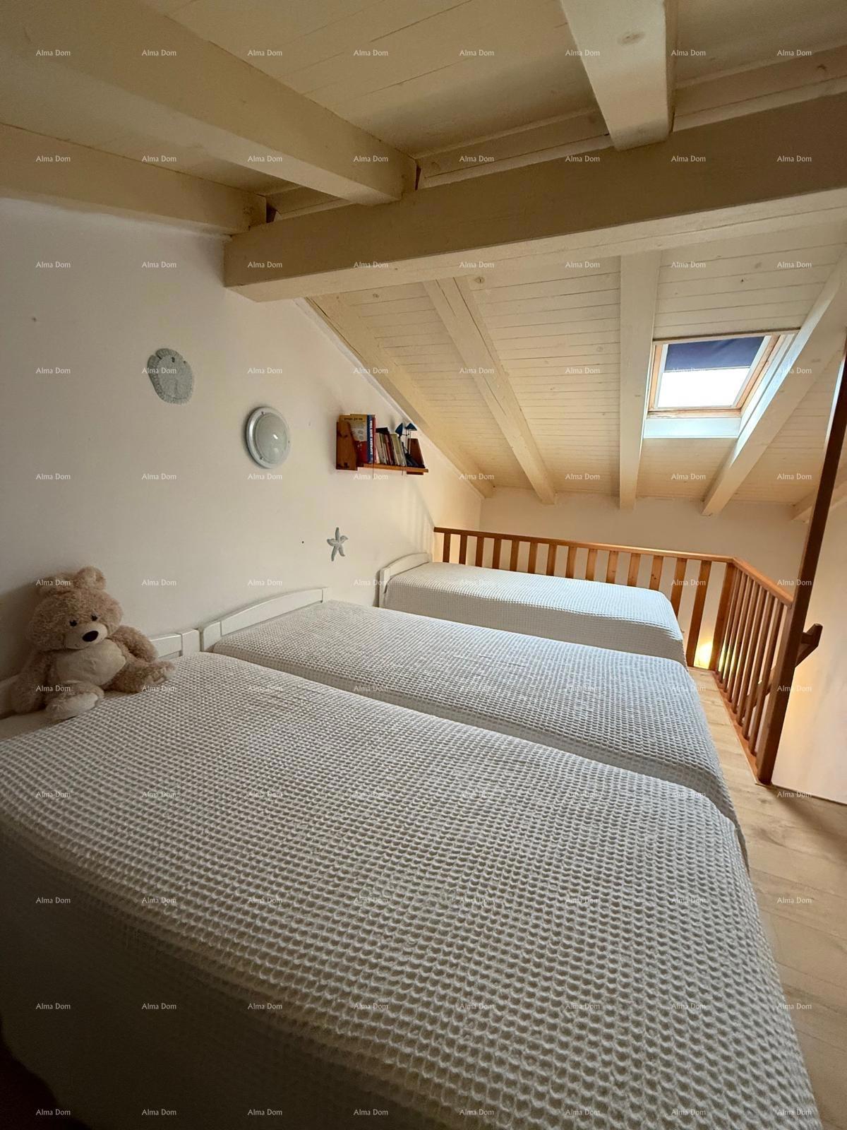 Prodaja - hiša s bazenom blizu morja, Volme, Banjole!