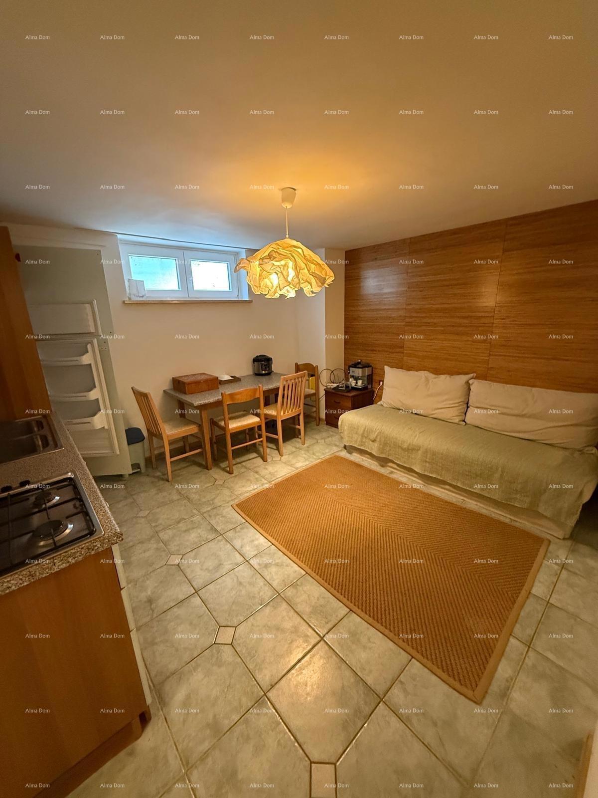 Prodaja - hiša s bazenom blizu morja, Volme, Banjole!