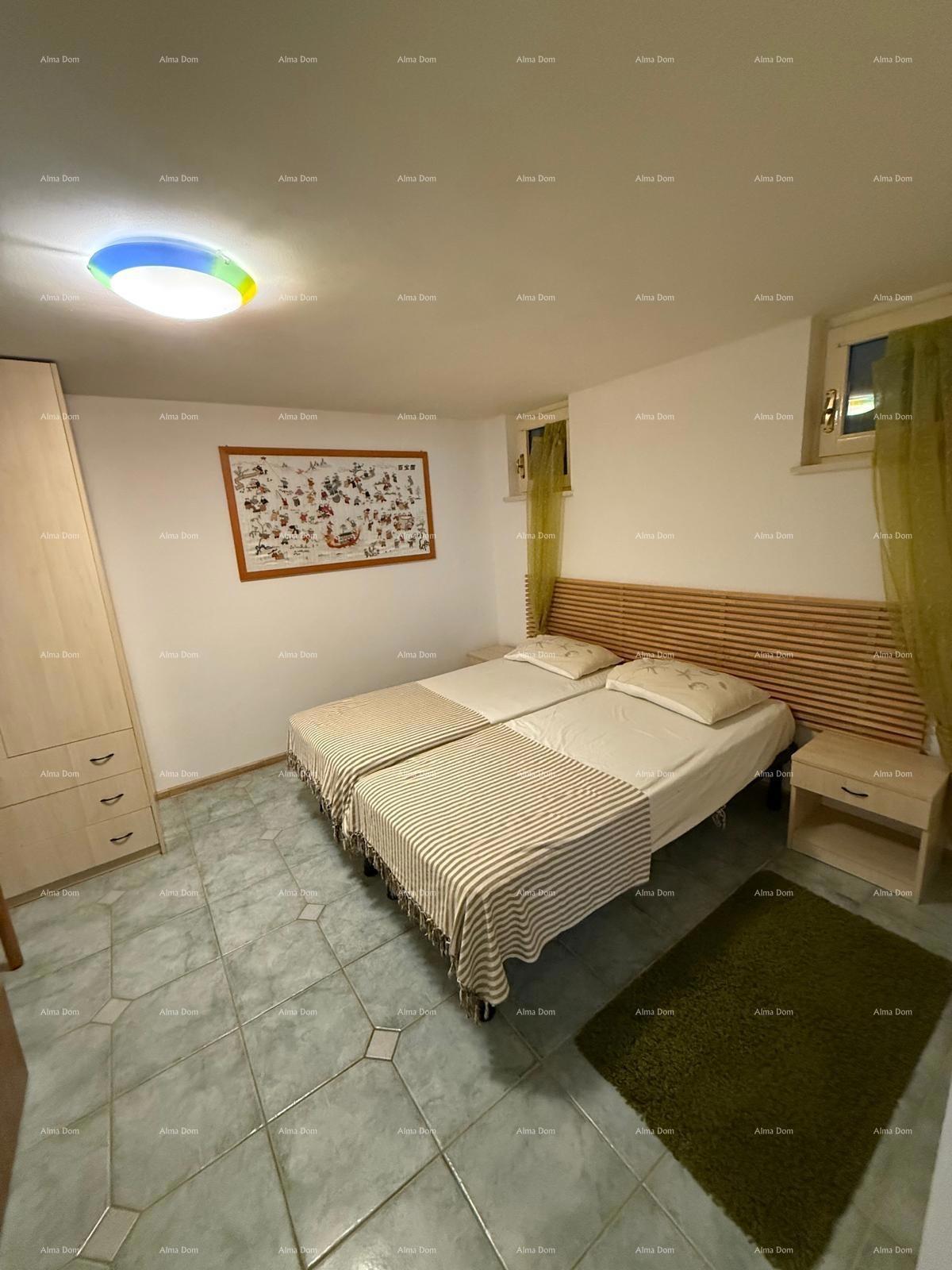 Prodaja - hiša s bazenom blizu morja, Volme, Banjole!