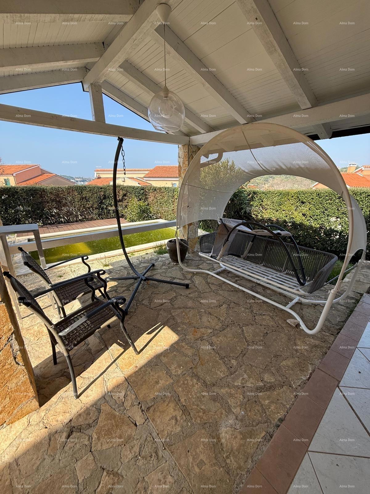 Prodaja - hiša s bazenom blizu morja, Volme, Banjole!