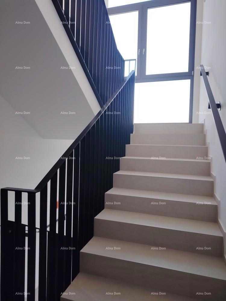 Vrhunski trosoban stan s pogledom na more, opremljen