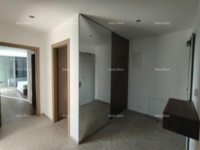 Vrhunski trosoban stan s pogledom na more, opremljen