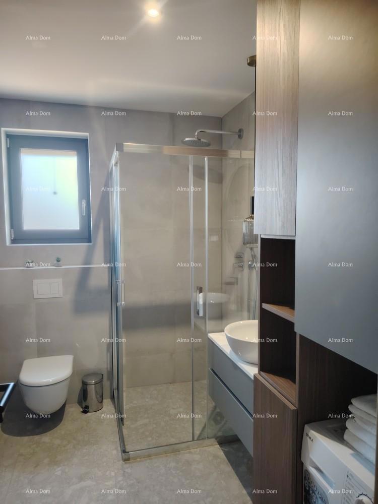 Vrhunski trosoban stan s pogledom na more, opremljen