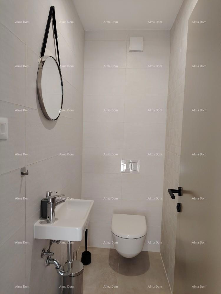 Vrhunski trosoban stan s pogledom na more, opremljen